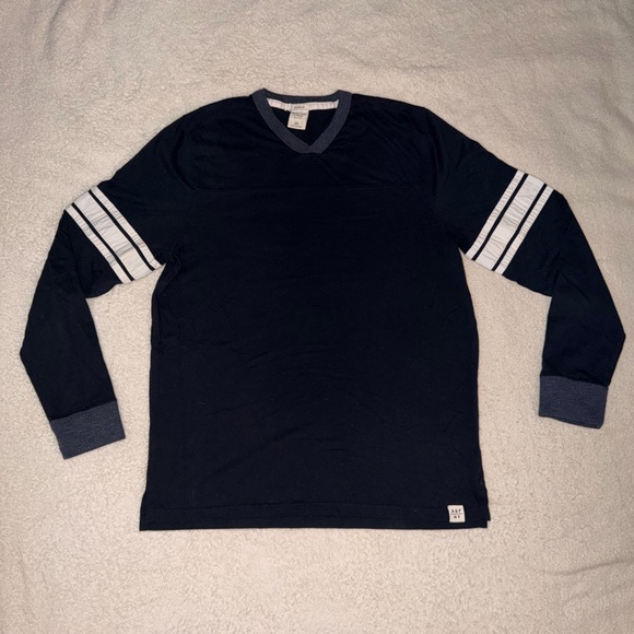 ⚡️Abercrombie & Fitch Black V-Neck Jersey Inspired Long Sleeve⚡️ - Picture 2 of 3